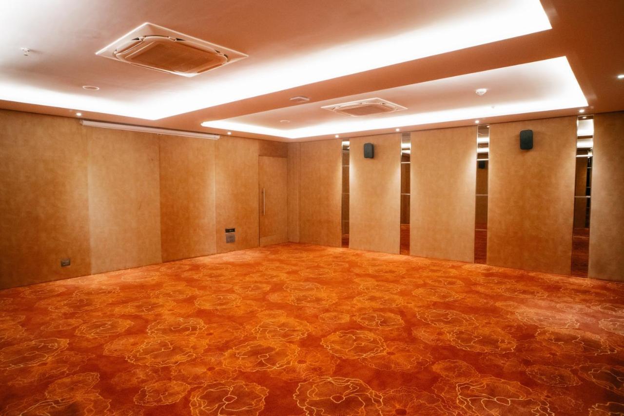 Playotel Premier Vijay Nagar 4*