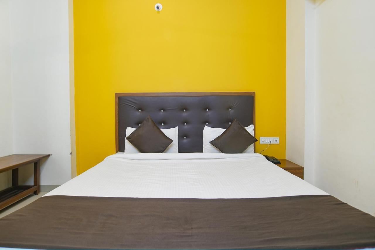 Hotel Fabhotel Shubhshree