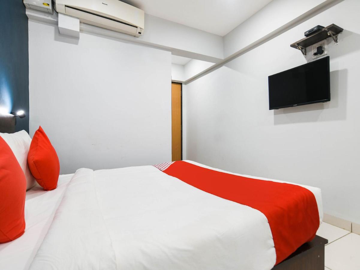 Oyo 77003 Shine Hotel 3*