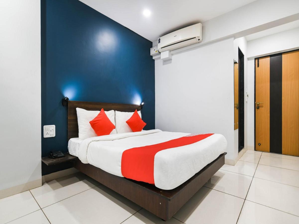 Hotel Oyo 77003 Shine 3*
