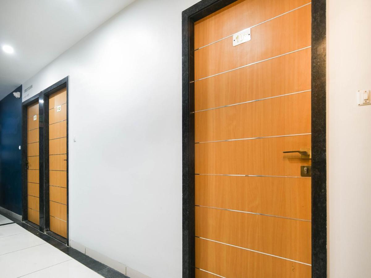 Oyo 77003 Shine Hotel Indore