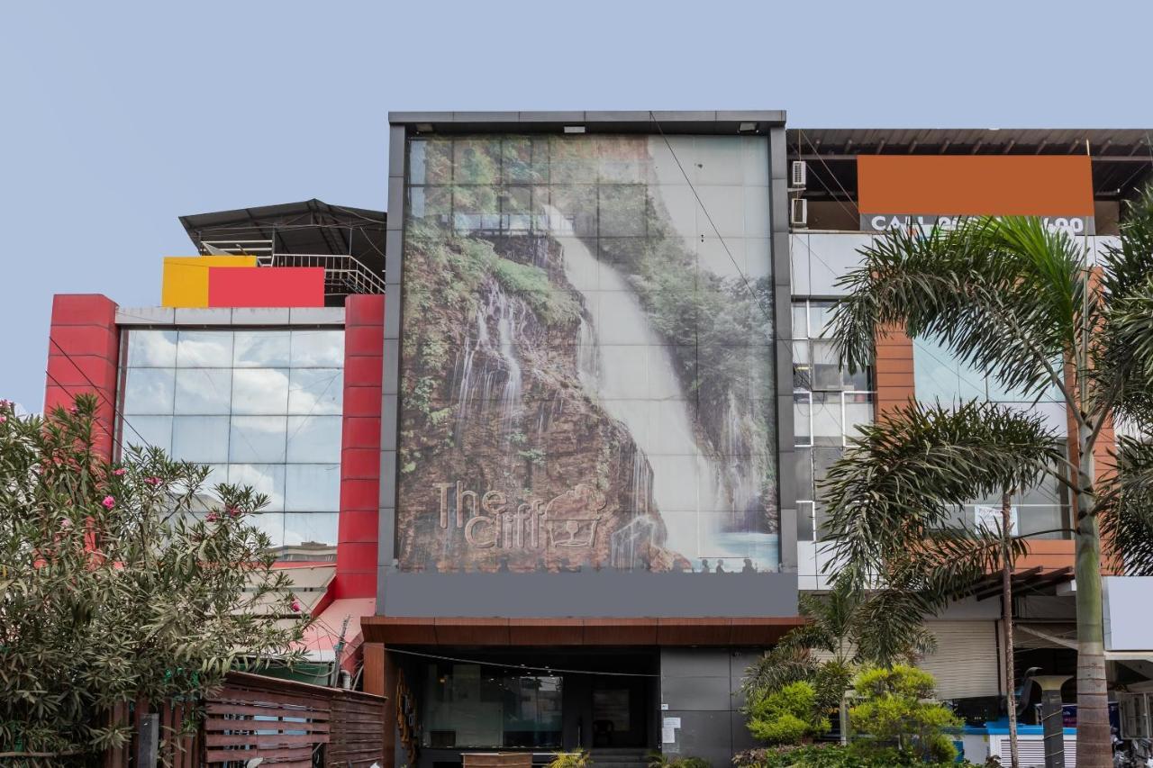 Oyo 29585 The Cliff Hotel 3*