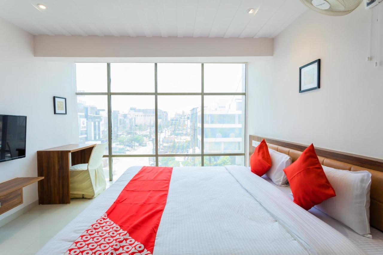 Oyo 29585 The Cliff Hotel Indore