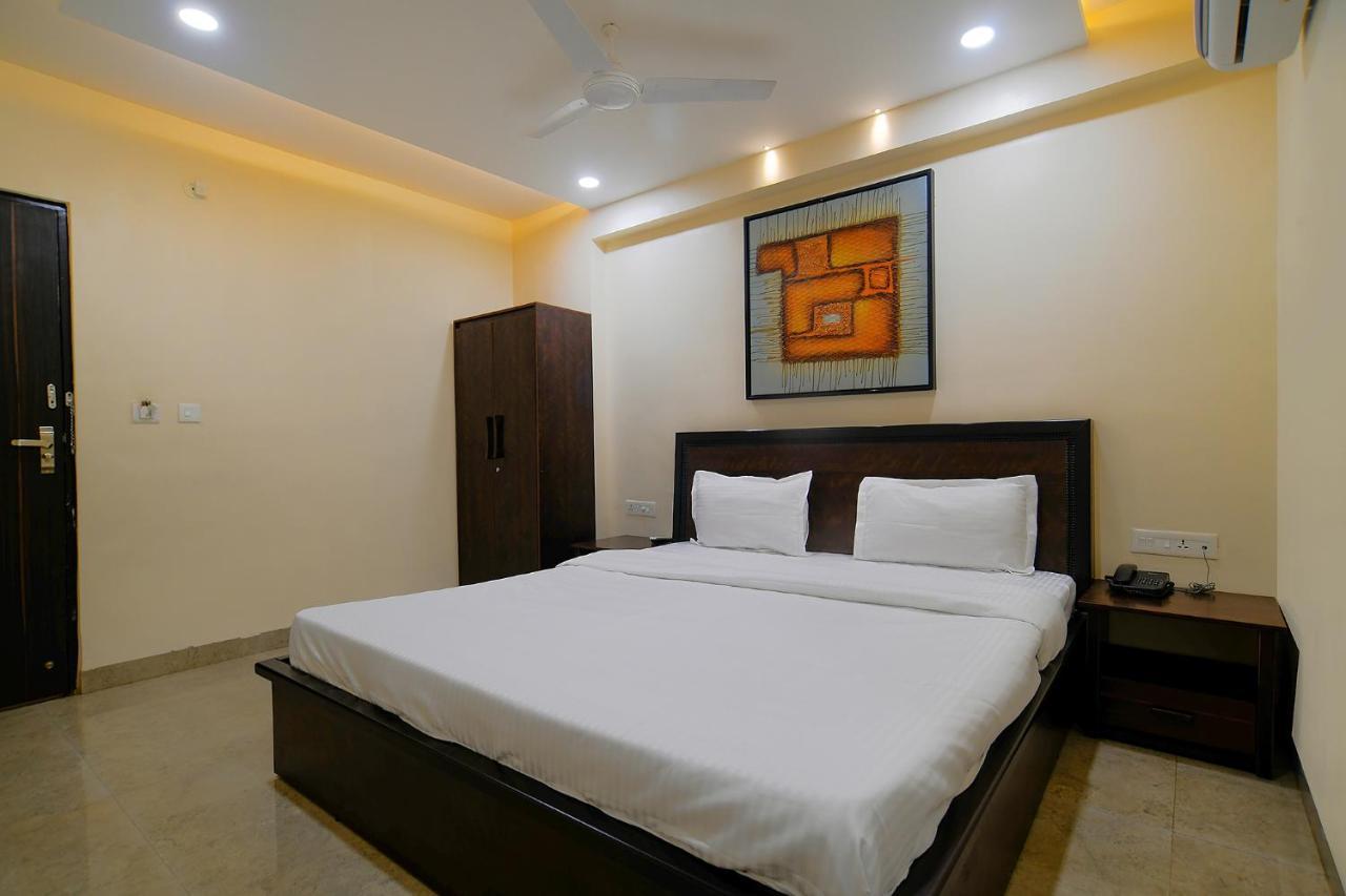 Fabhotel Imperial Regency Hotel