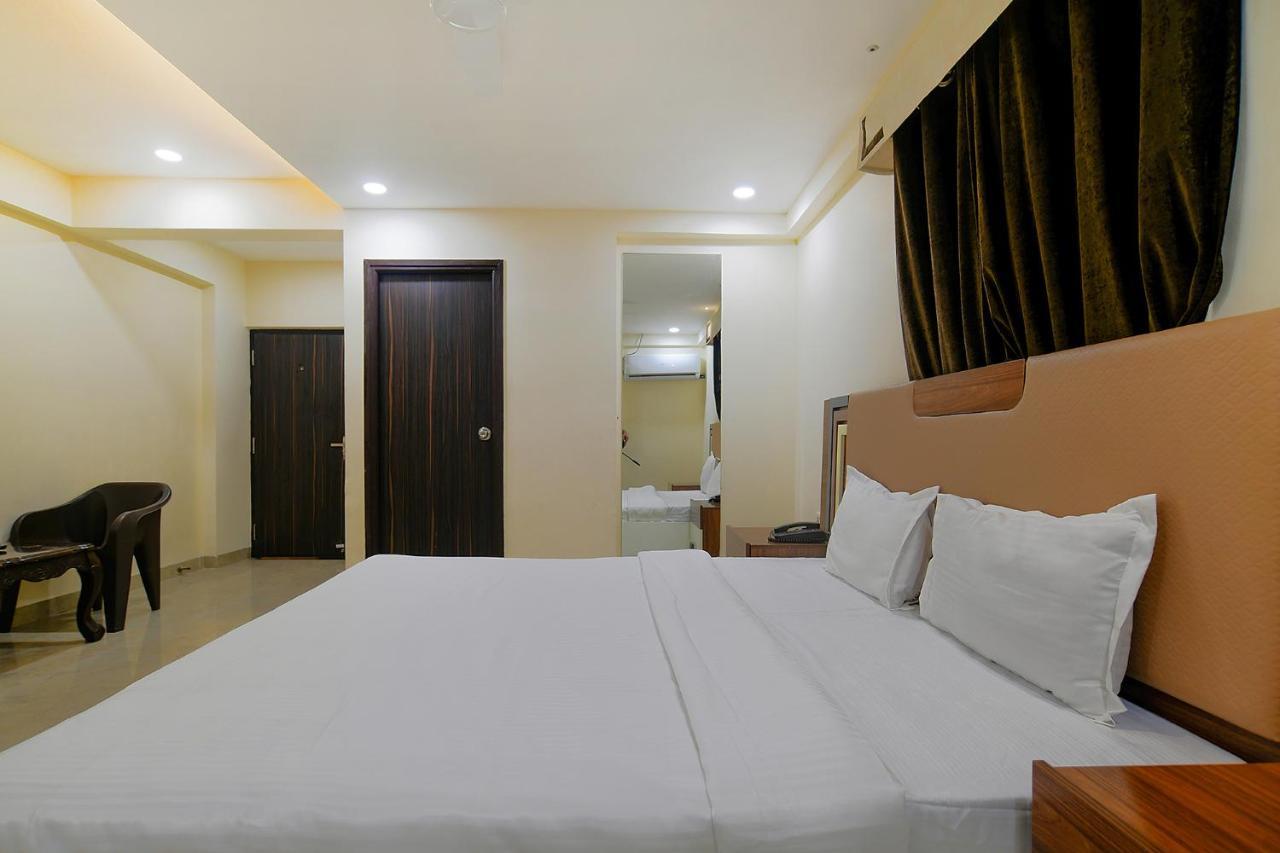Fabhotel Imperial Regency Hotel 3*