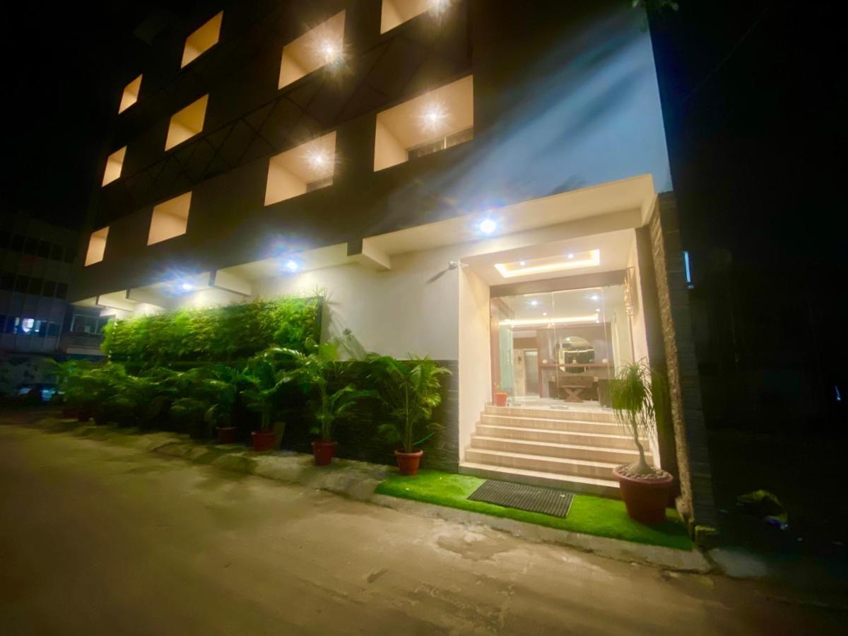 Hotel Vrindavan Palace 3*