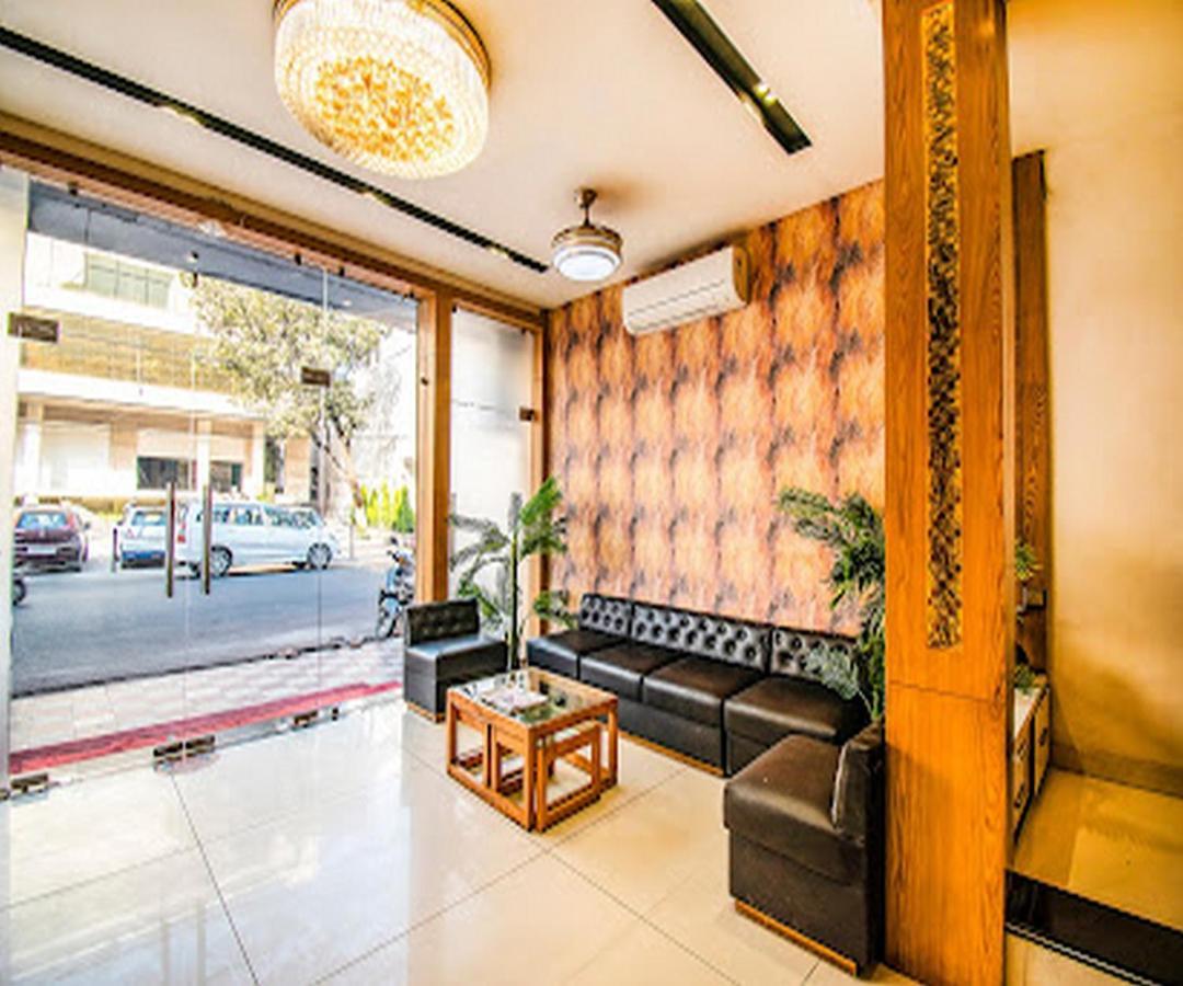 Cherrystay Kiran Inn Indore