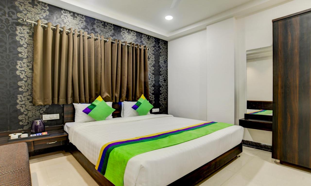 Treebo Grand Euro Pipliyahana Square Hotel