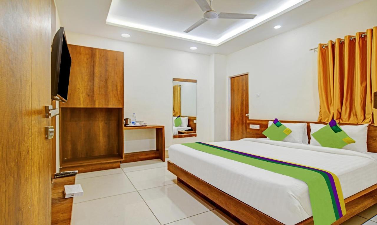Hotel Treebo Royal Empire Indore