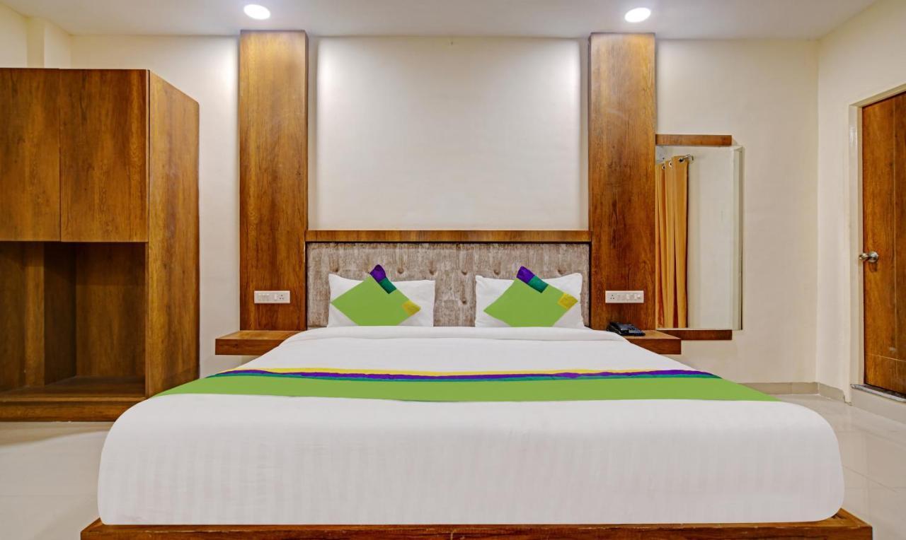 Treebo Royal Empire Hotel