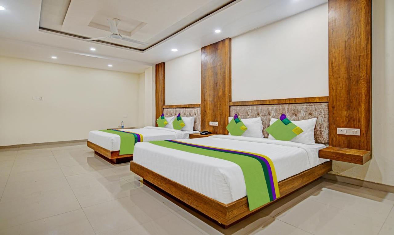 Hotel Treebo Royal Empire Indore