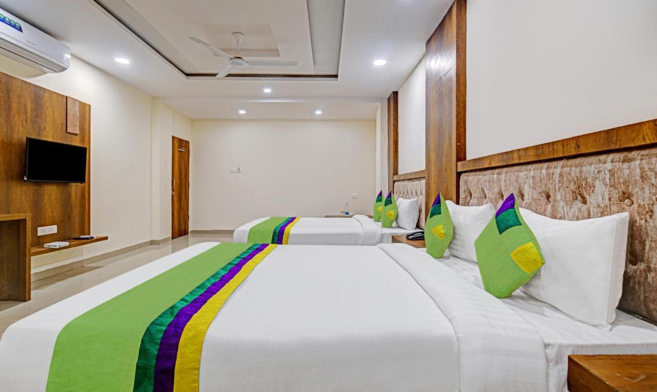 Hotel Treebo Royal Empire 3*