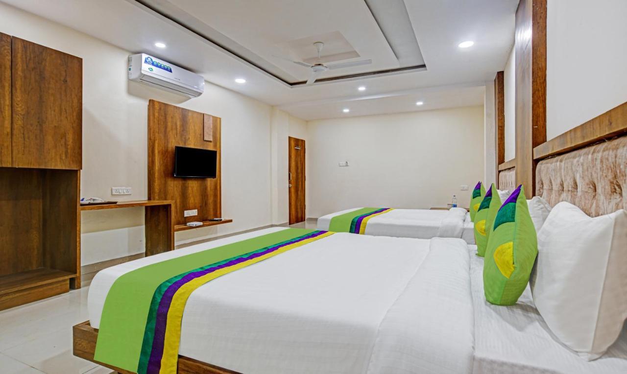 Treebo Royal Empire 3* Indore