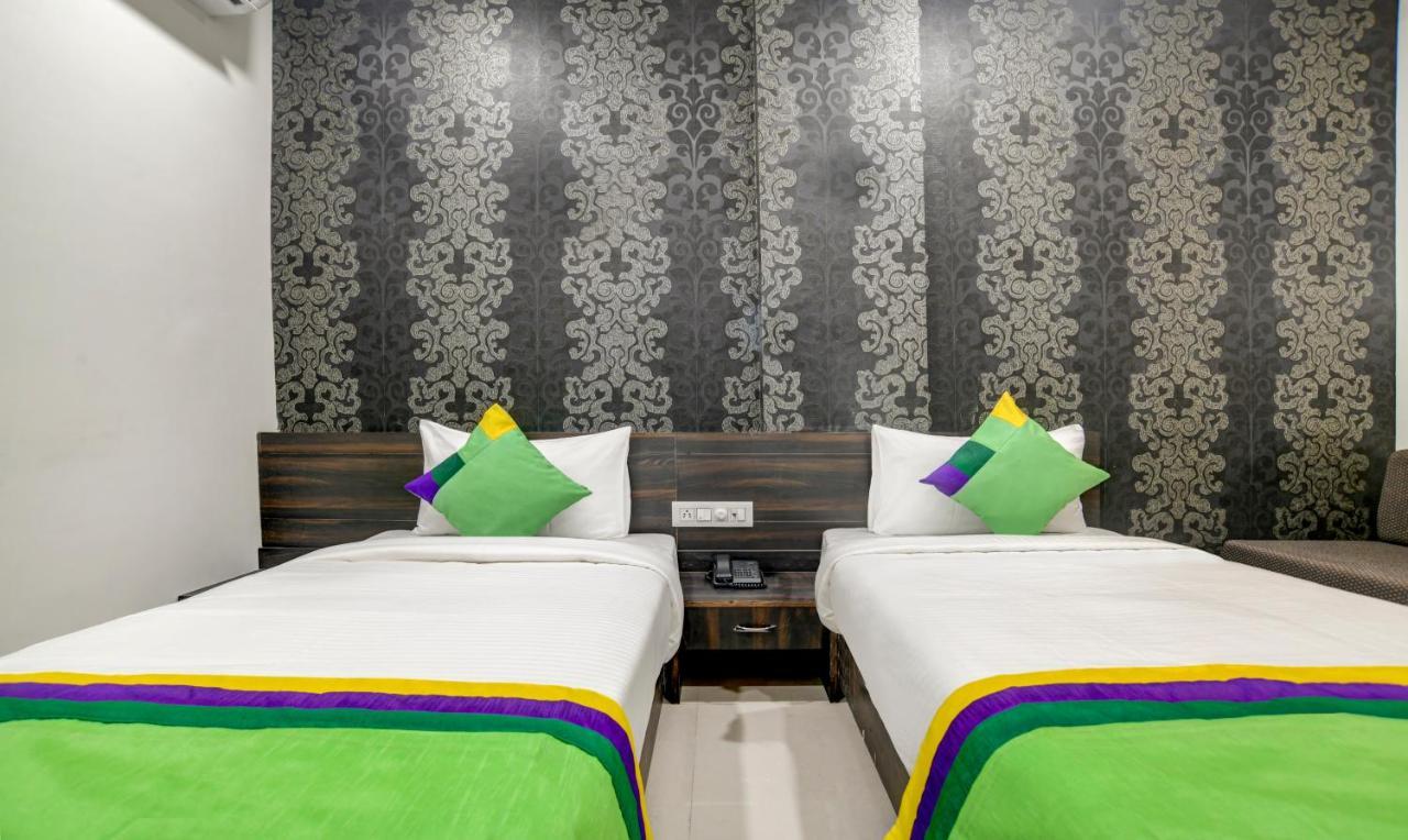 Hotel Treebo Grand Euro Pipliyahana Square 3*