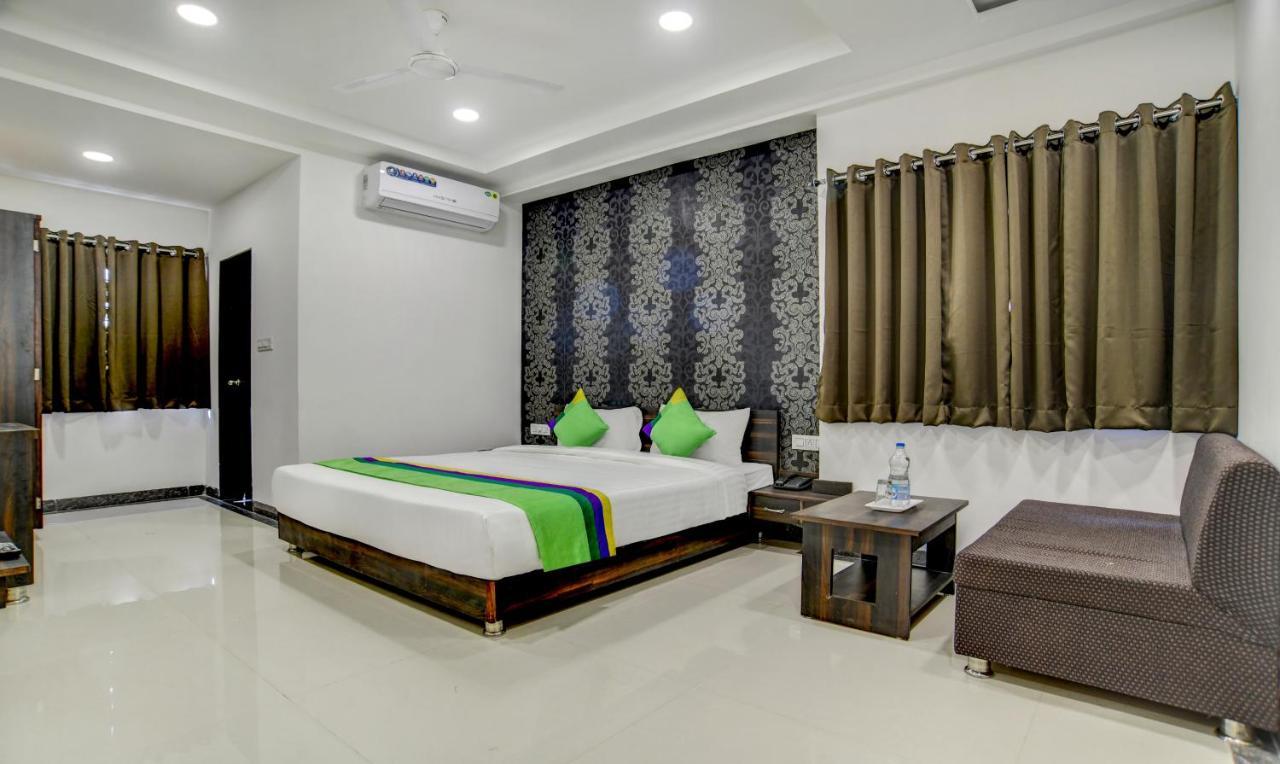 Treebo Grand Euro Pipliyahana Square Hotel 3*
