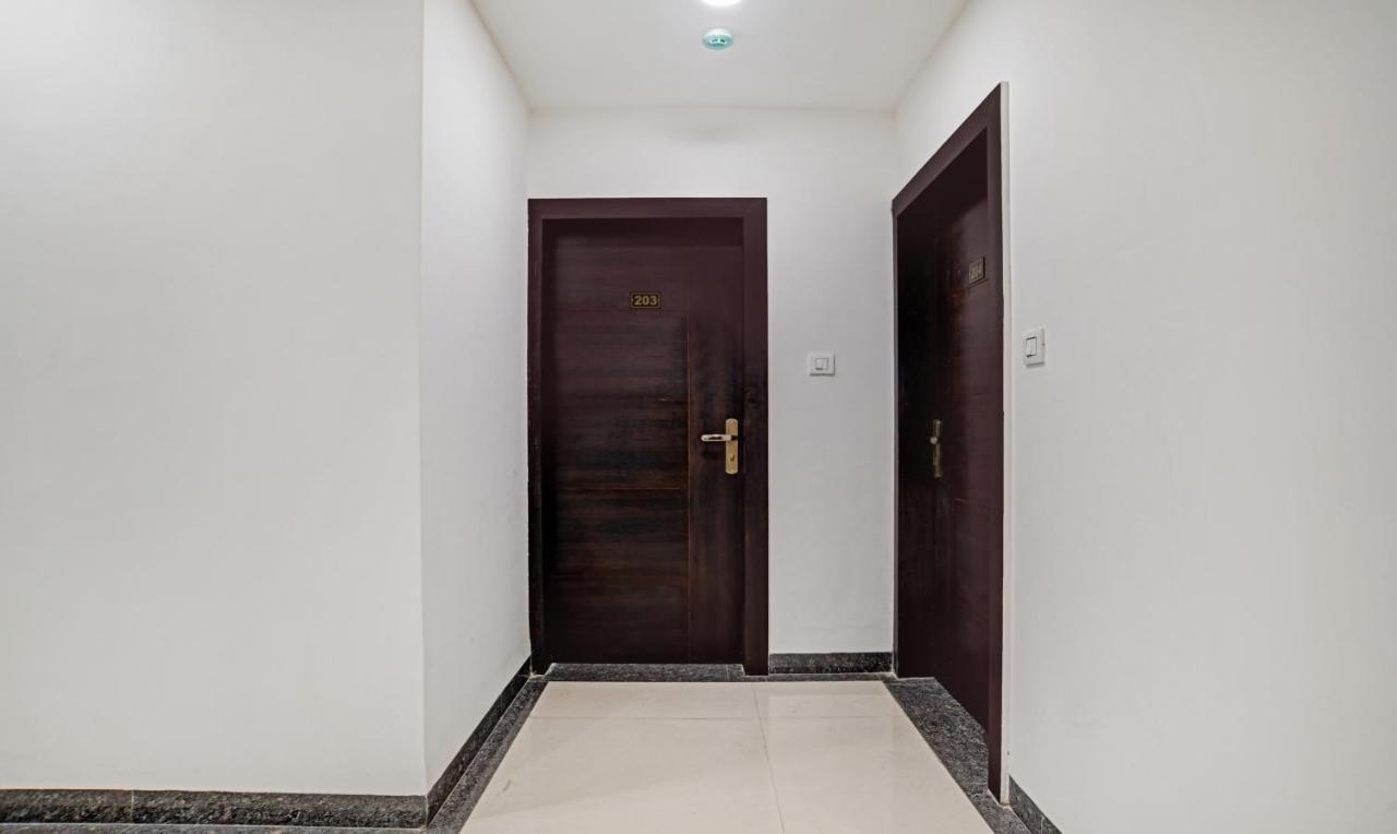 Hotel Treebo Grand Euro Pipliyahana Square