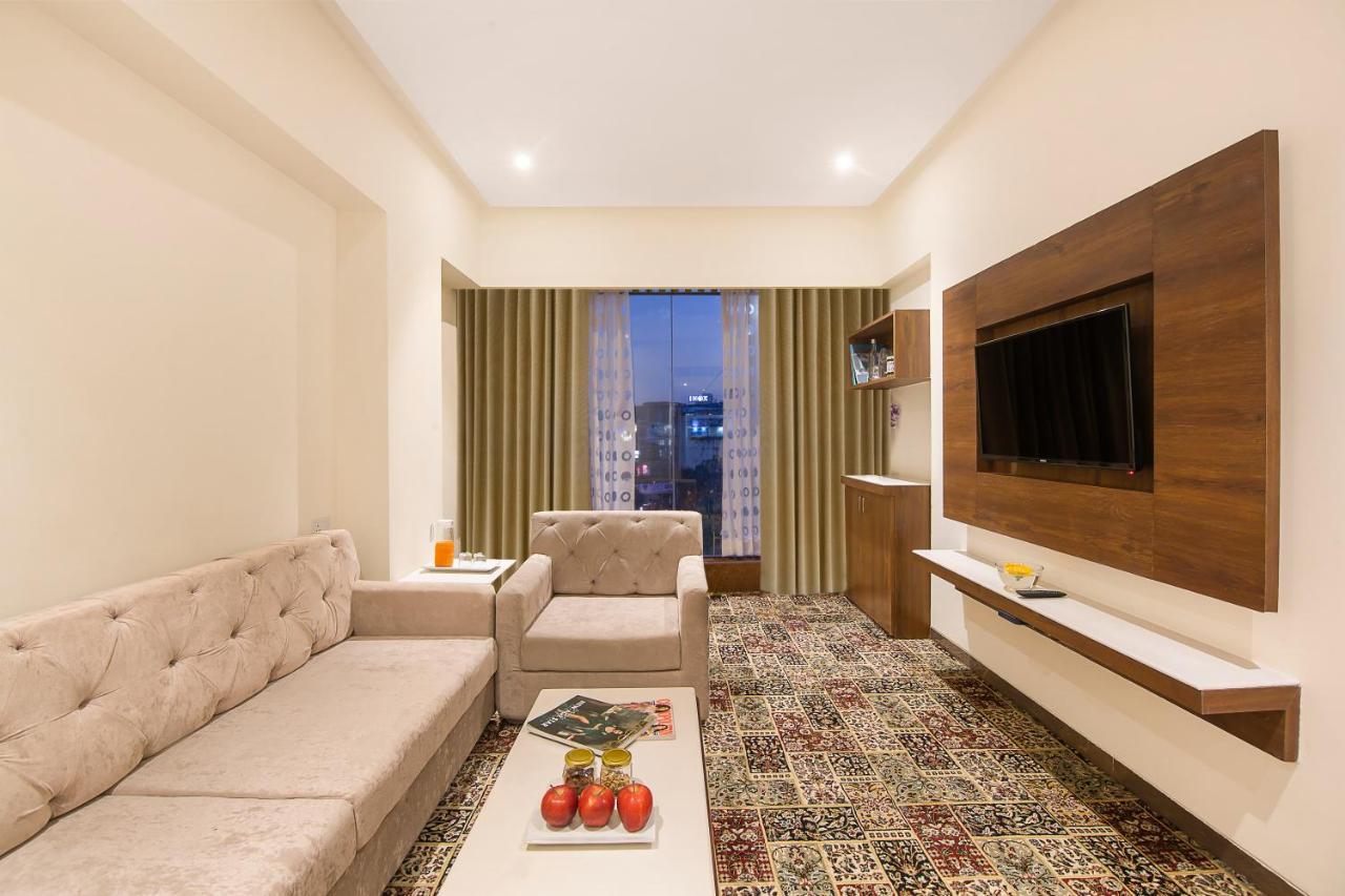 Sarovar Portico , 4*