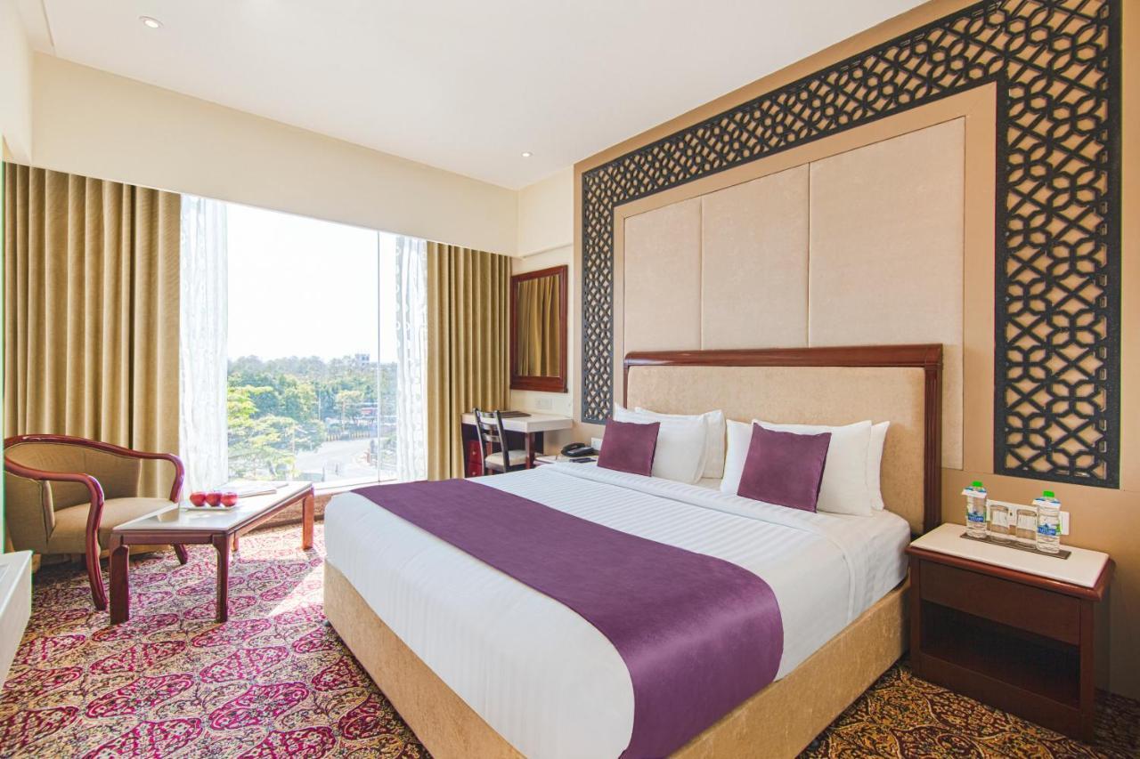 Hotel Sarovar Portico , Indore