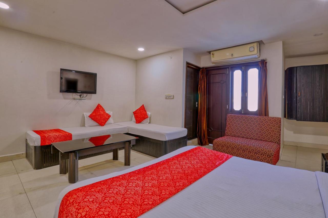 Galaxy Hotel *