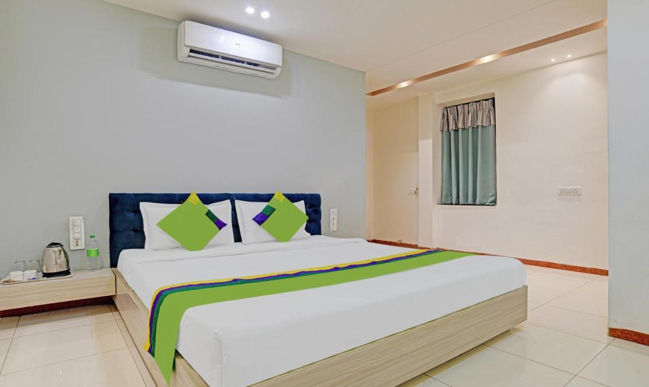 O Omkar 3* Indore