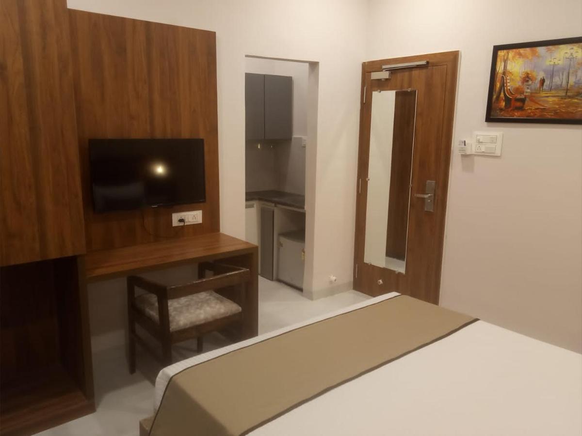 Mumbai House-lig Behind Chl Hospital Apartment Indore