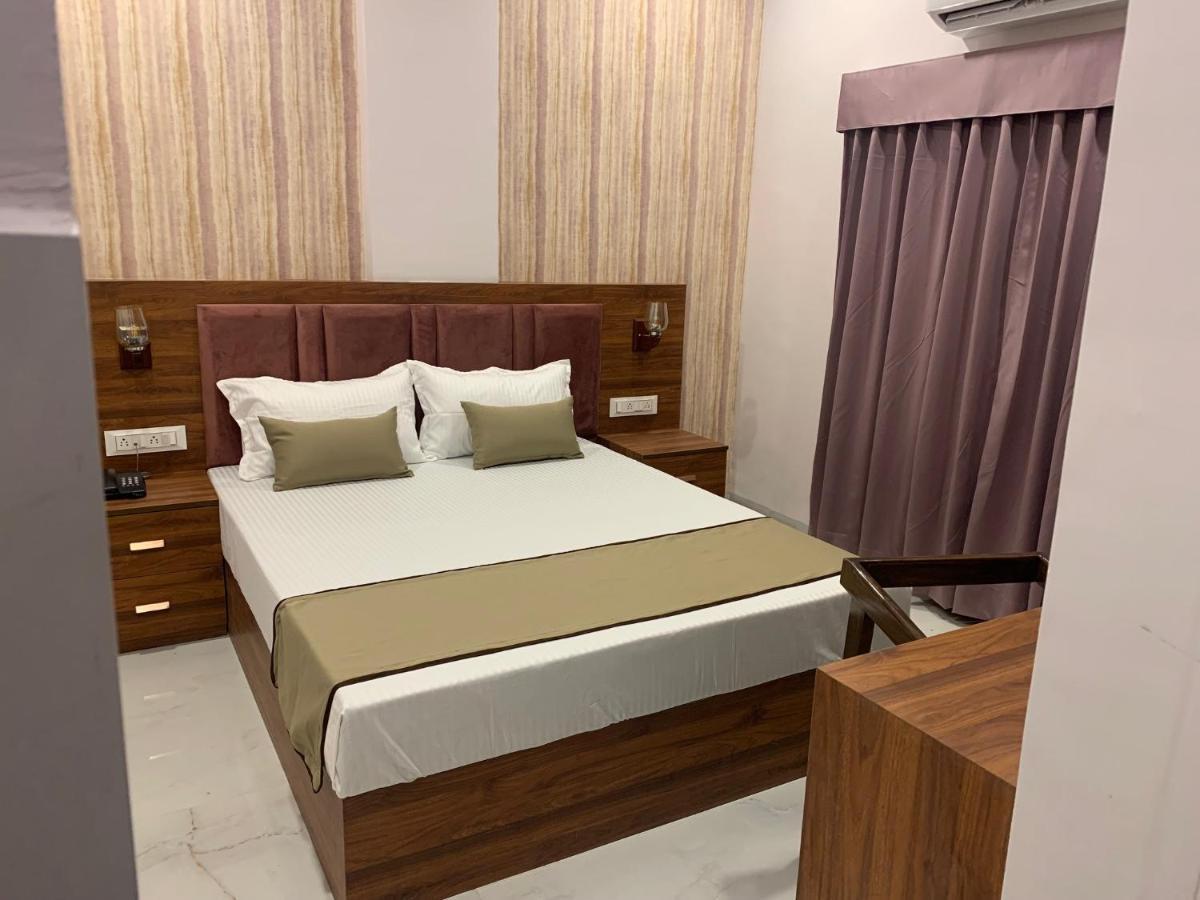Mumbai House-lig Behind Chl Hospital * Indore