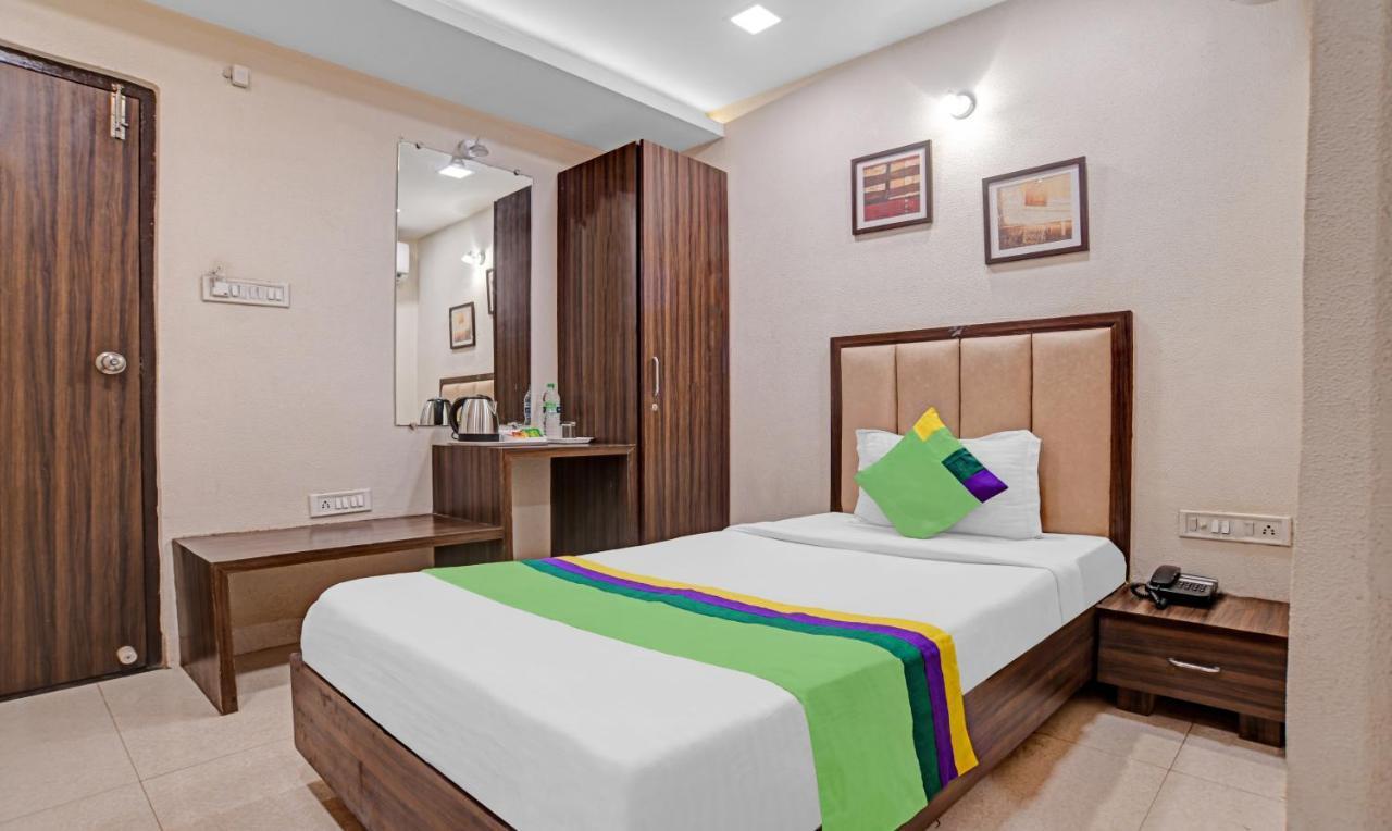Hotel Treebo Trend Royal Galaxy Park 3*