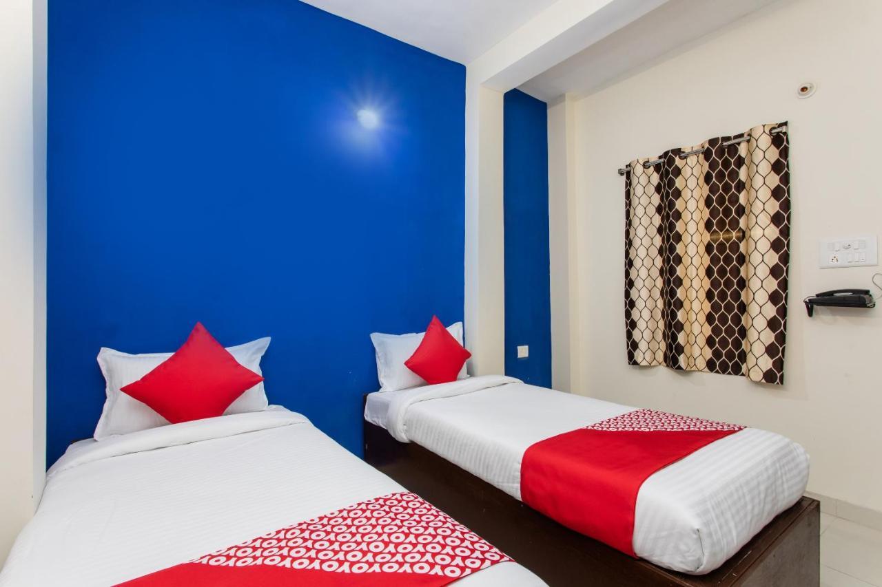 Hotel Oyo 27862 Brooklyn Indore
