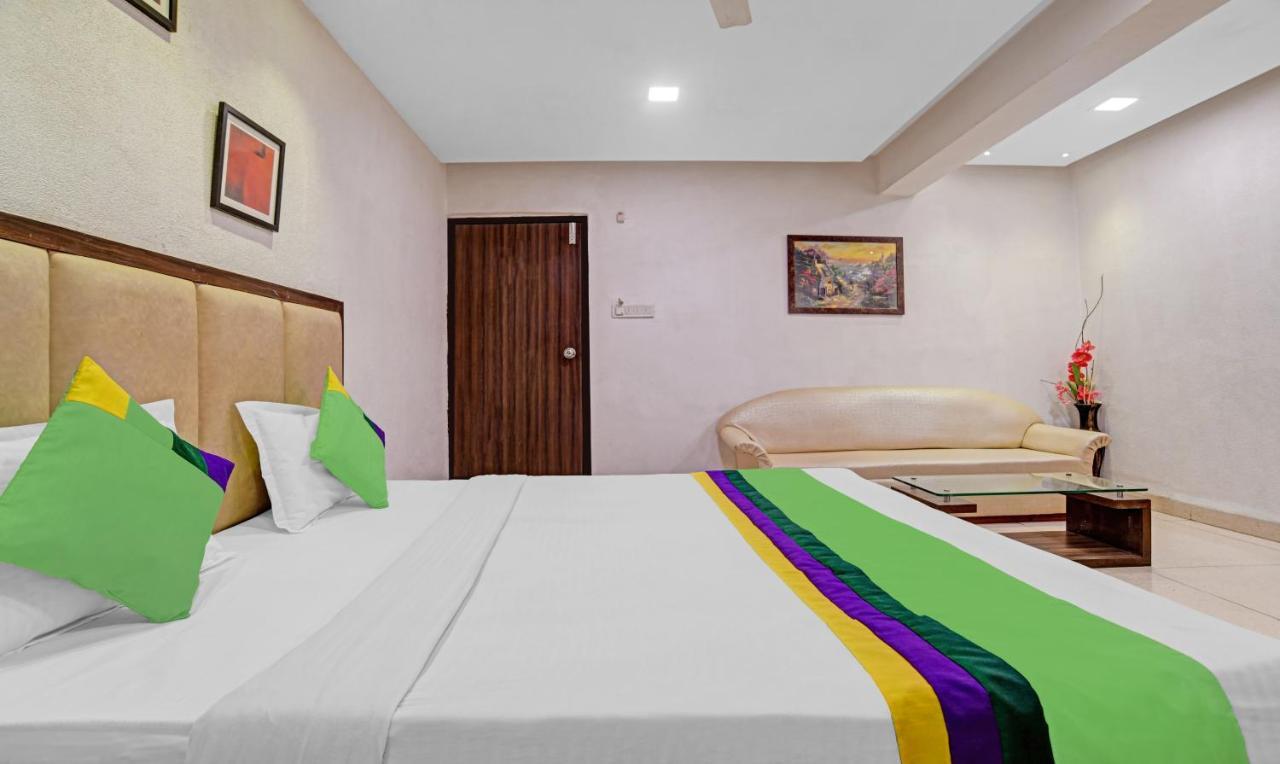 Hotel Treebo Trend Royal Galaxy Park 3*