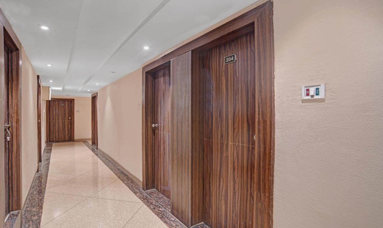 Hotel Treebo Trend Royal Galaxy Park 3*