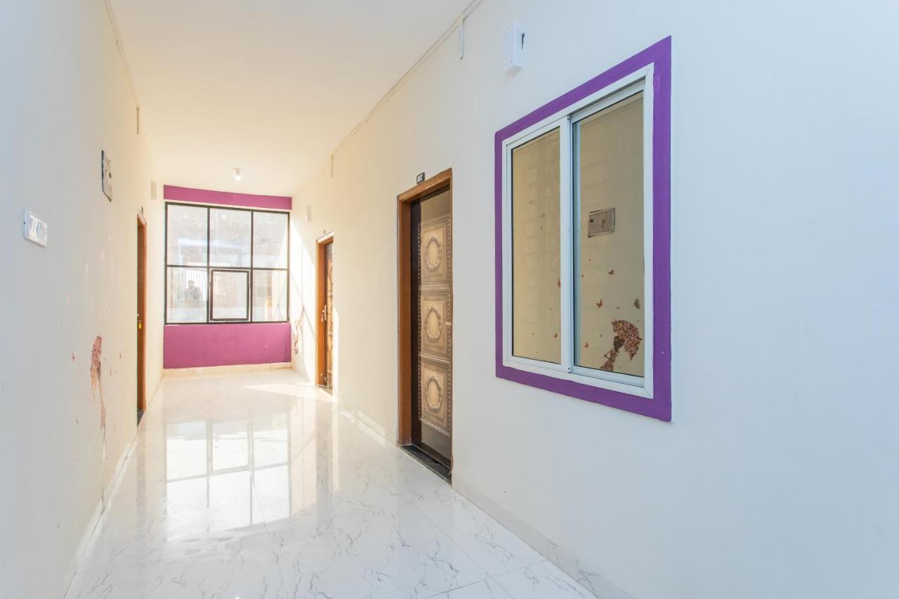 Oyo 27862 Brooklyn Hotel 3*