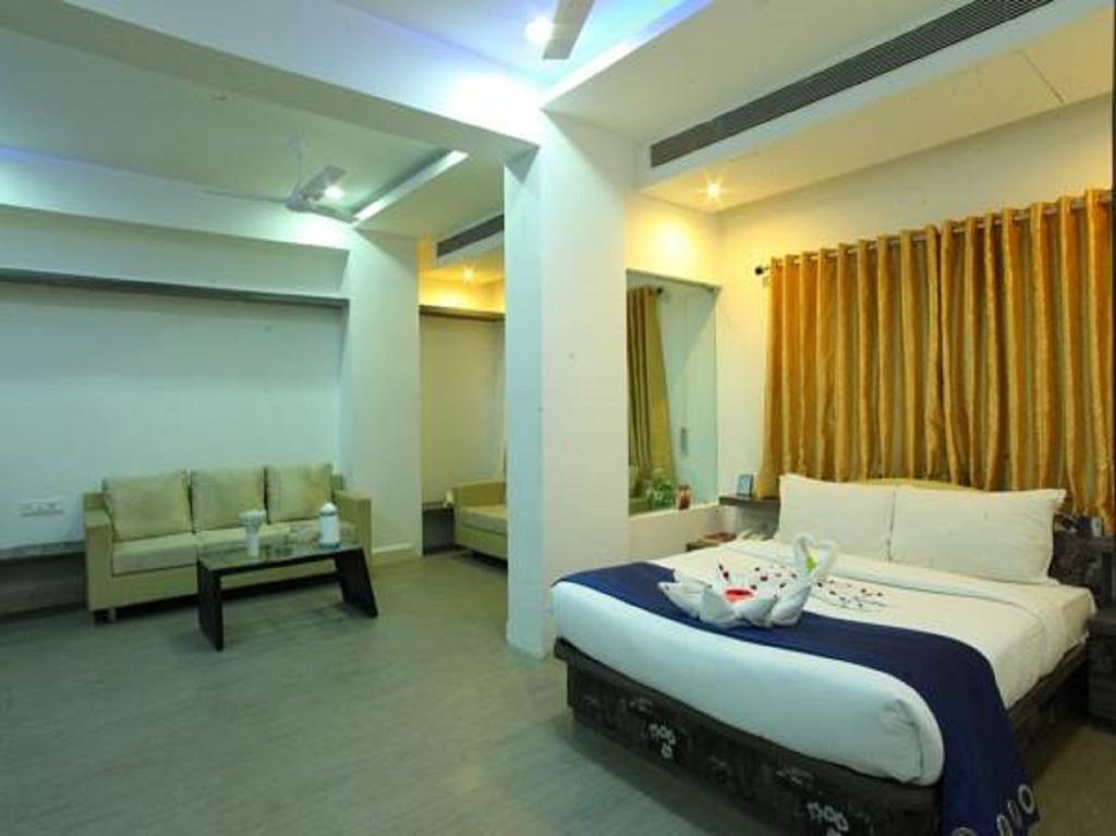 Kanchan Tilak Indore
