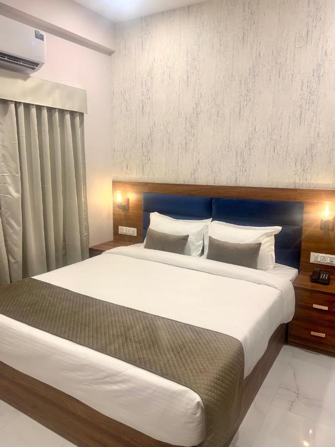 Mumbai House-lig Behind Chl Hospital Indore