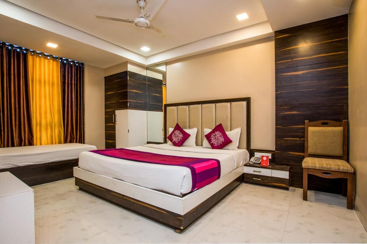 Hotel Oyo 5253 Orange Lily Indore