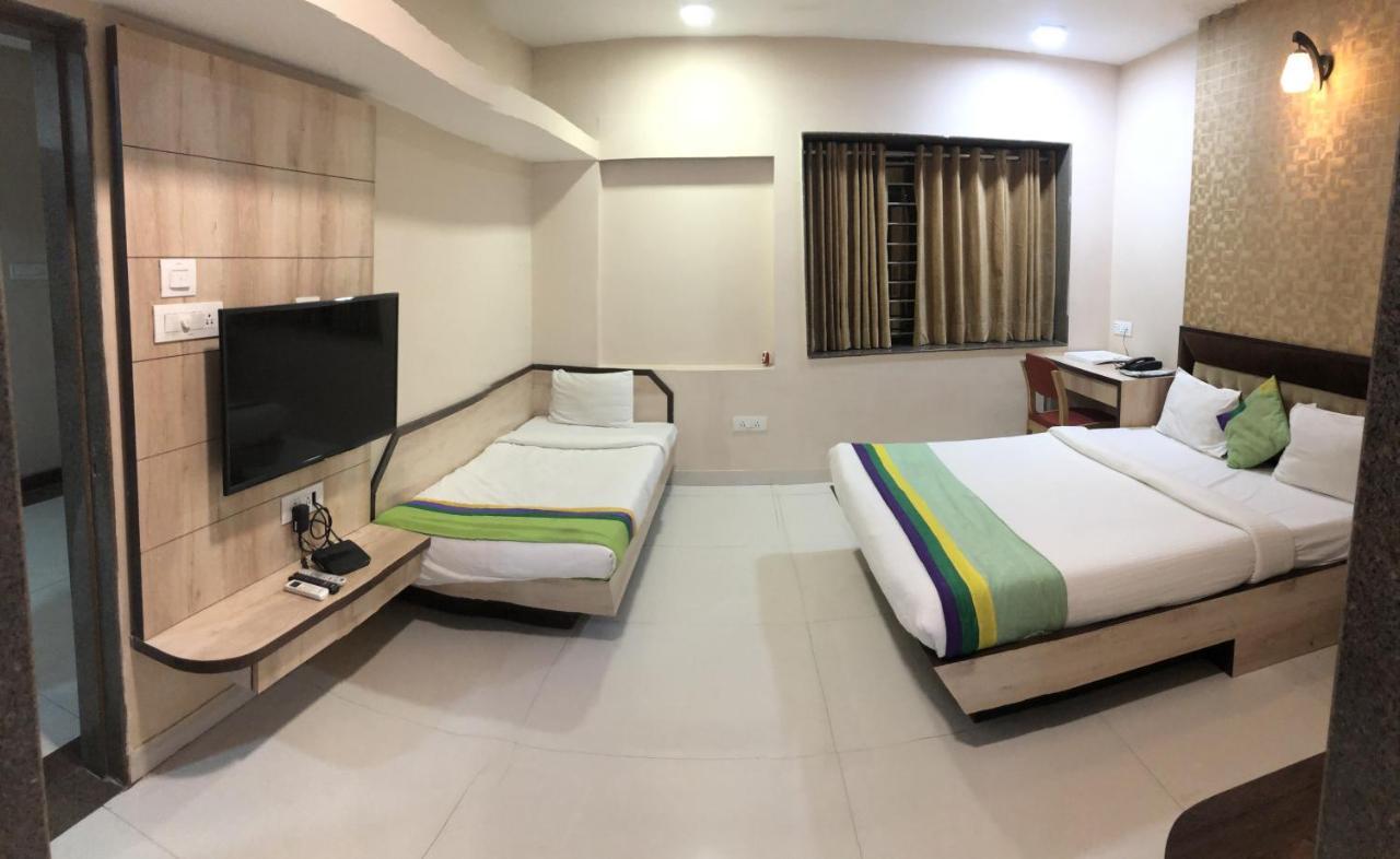 The Tripti & Banquets Hotel Indore
