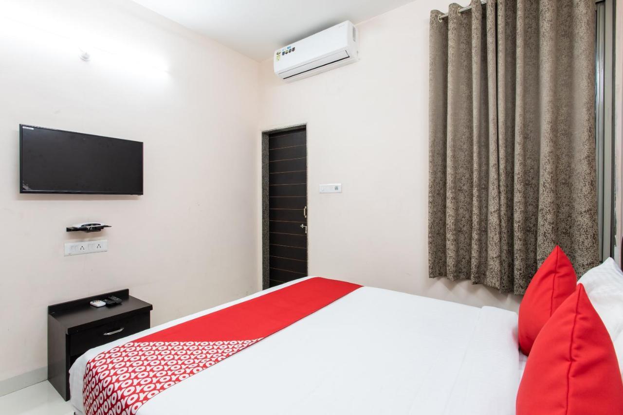 Hotel Oyo 27654 Grand Valley Indore