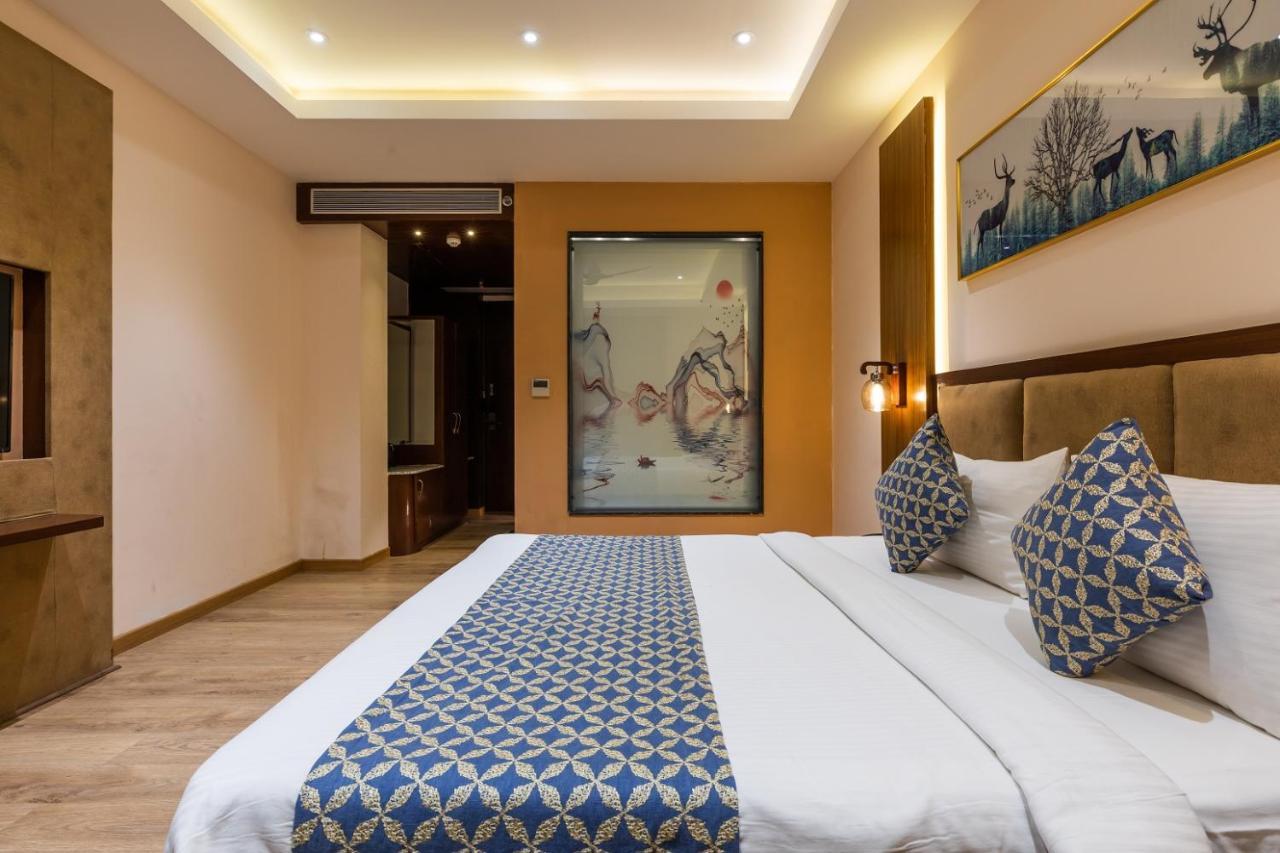 Skyline & Convention Center Hotel 3*