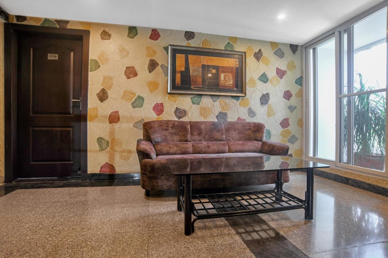Super Townhouse Divya Palace Hotel 4*