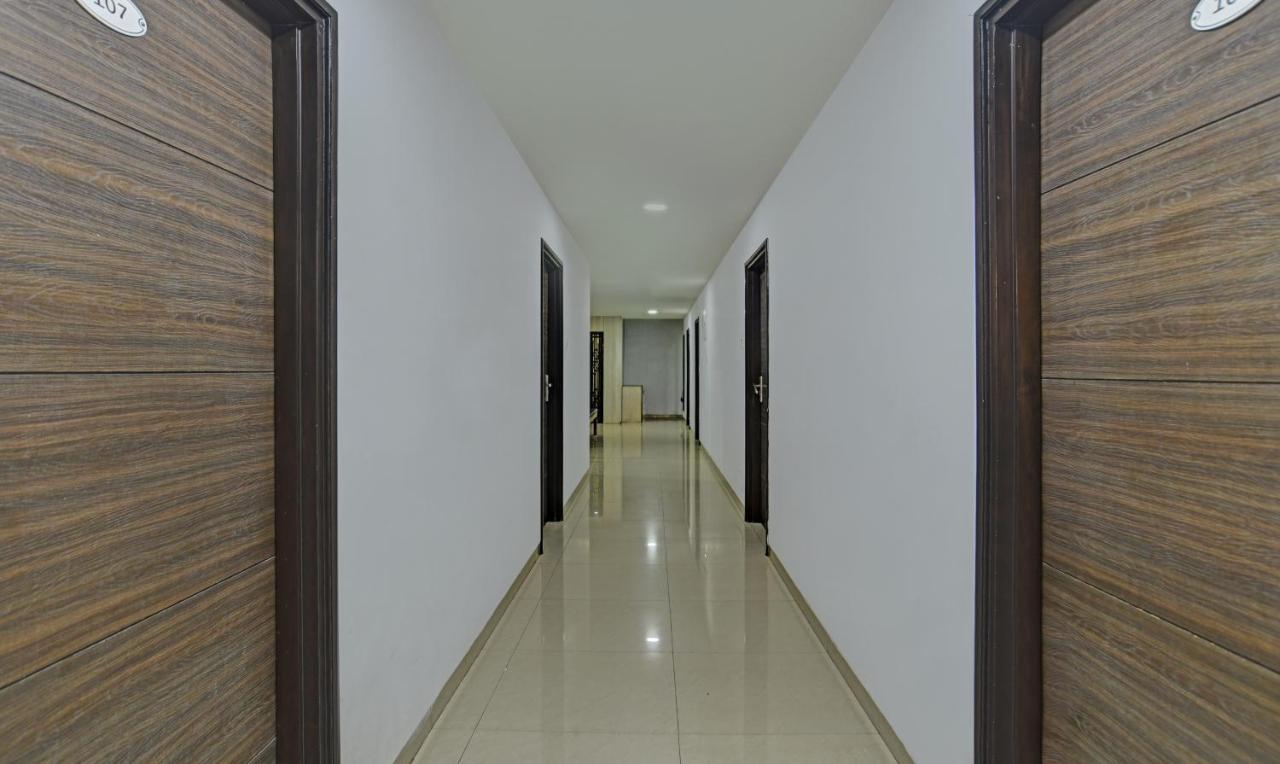 Itsy By Treebo - Utsav Suites Hotel