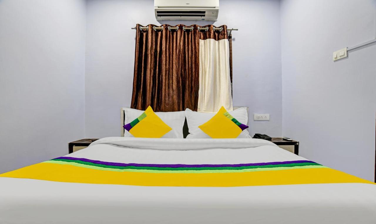 Itsy By Treebo - Utsav Hotel 3*