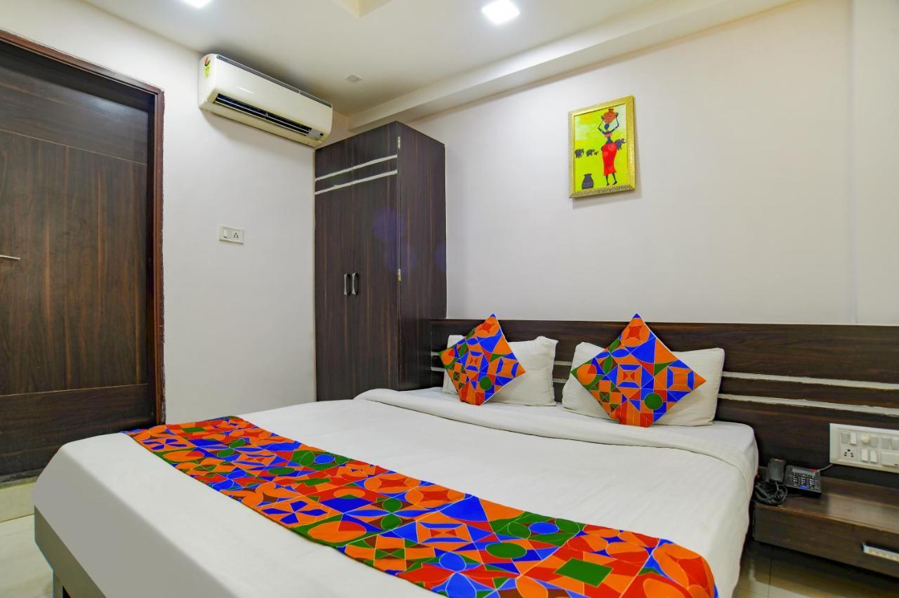 Hotel Fabhotel Grand Raj 3*