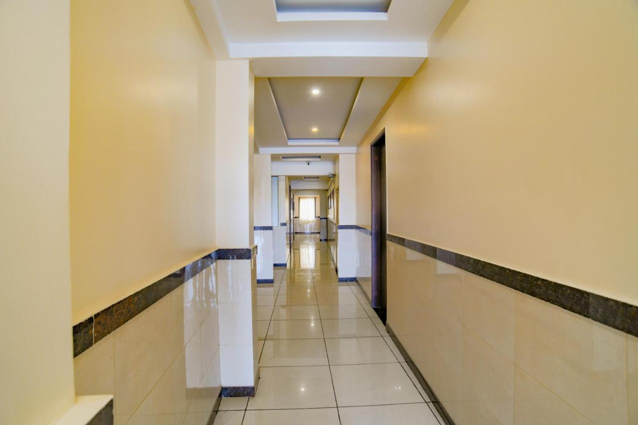 Fabhotel Grand Raj 3*