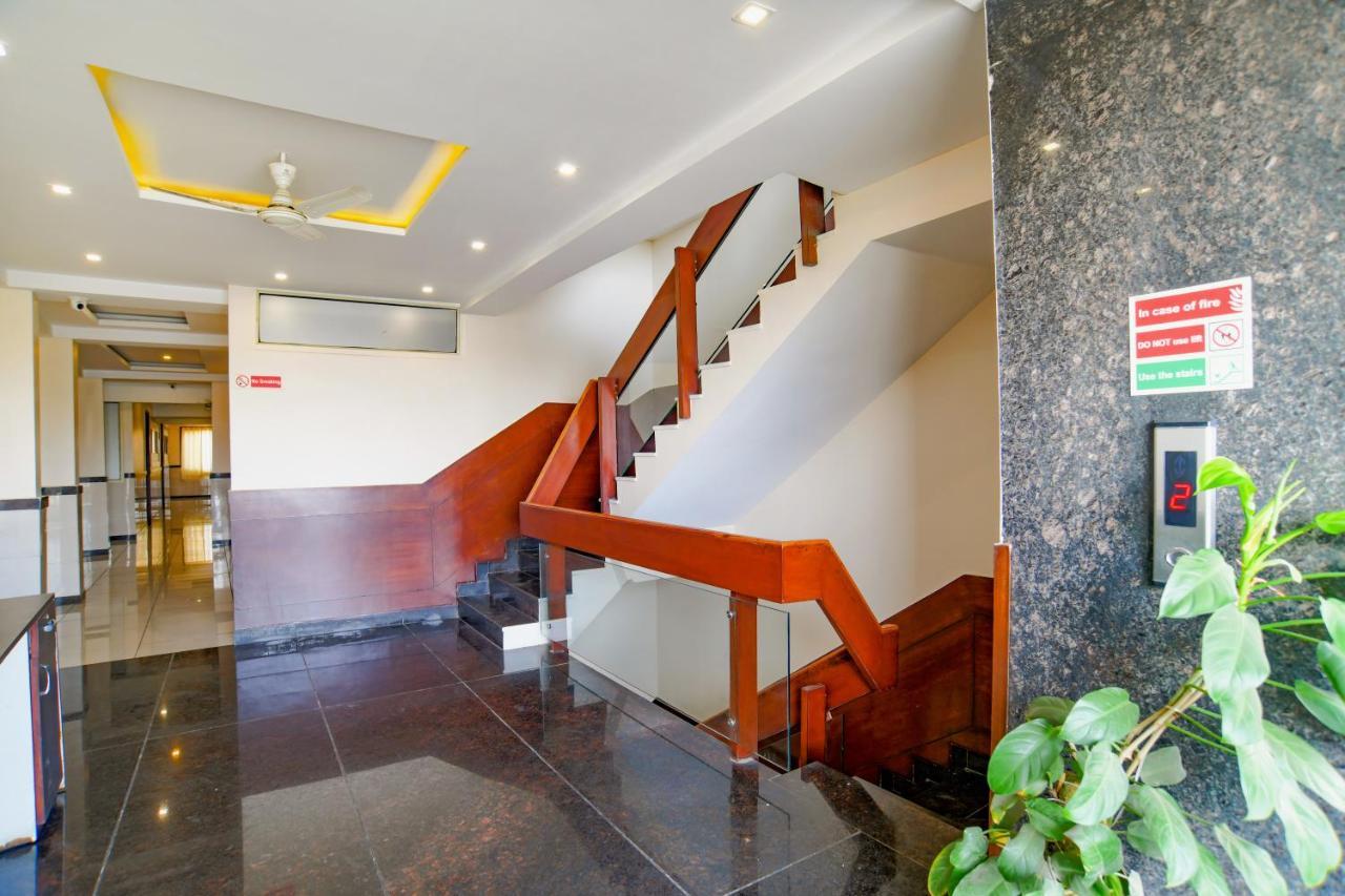 Fabhotel Grand Raj Hotel 3*