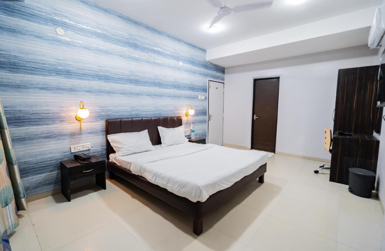 C20 Hotel 3*