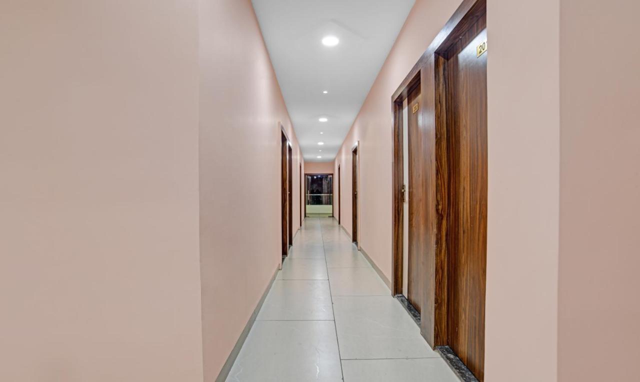 Treebo Nirvana Elite Hotel 3*