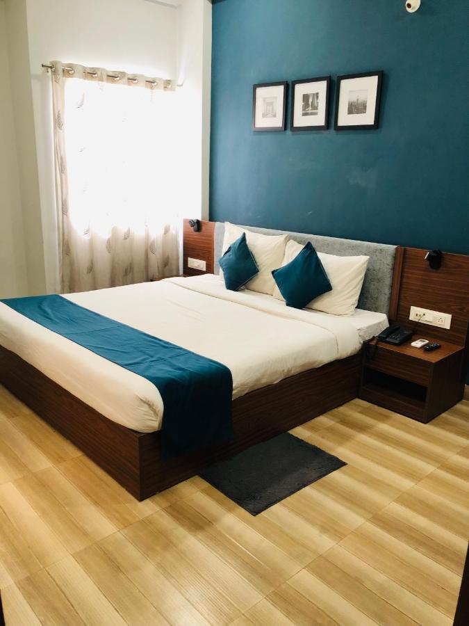 Hotel Ballfin Indore Hotel 3*