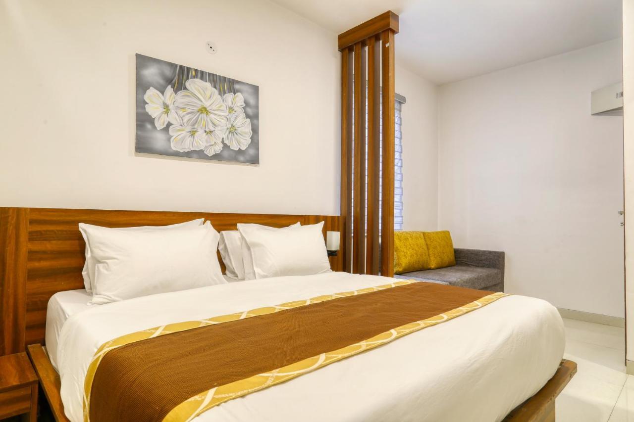 Aston Hotel