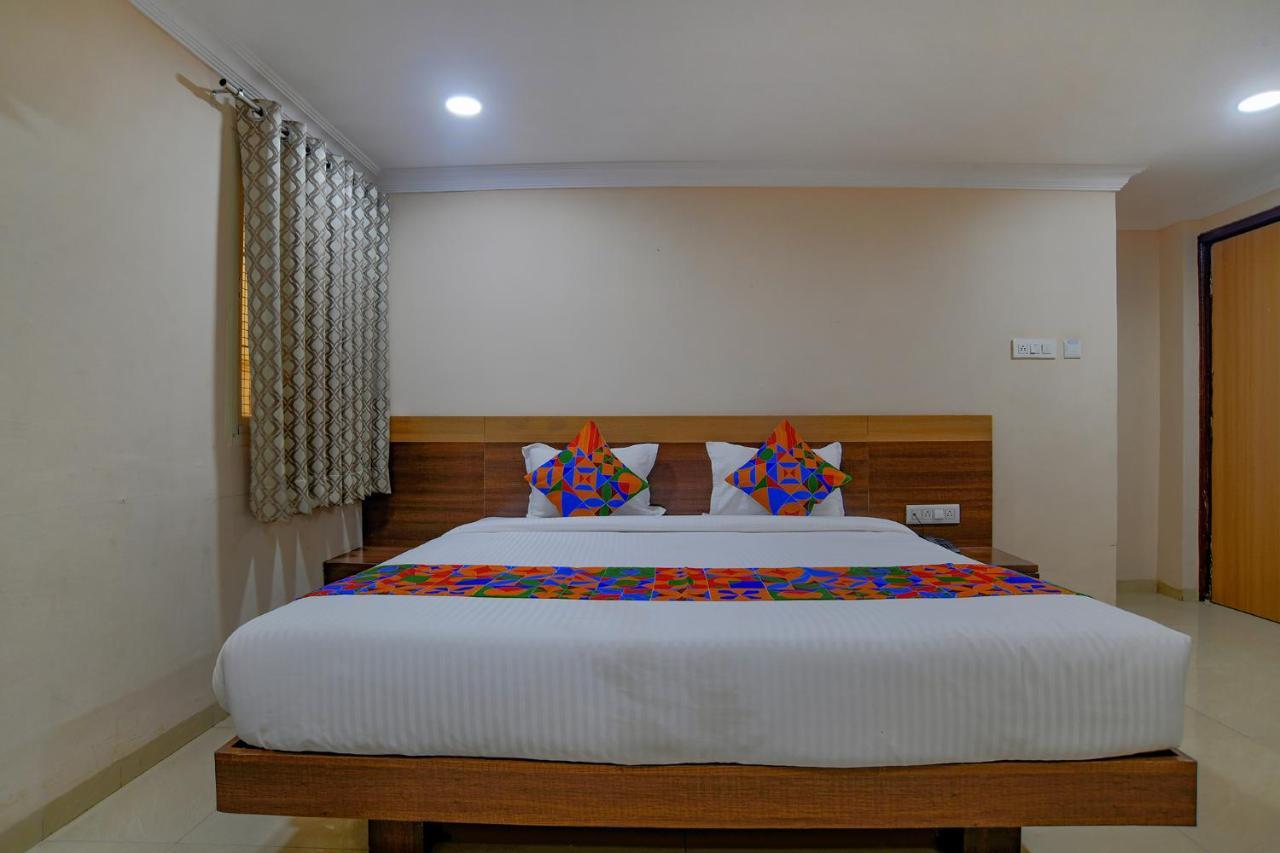 Hotel Fabhotel Pishori Indore