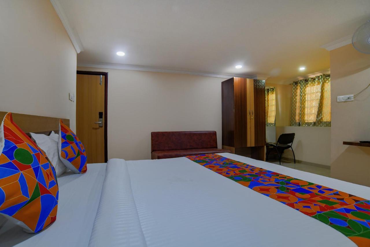 Hotel Fabhotel Pishori