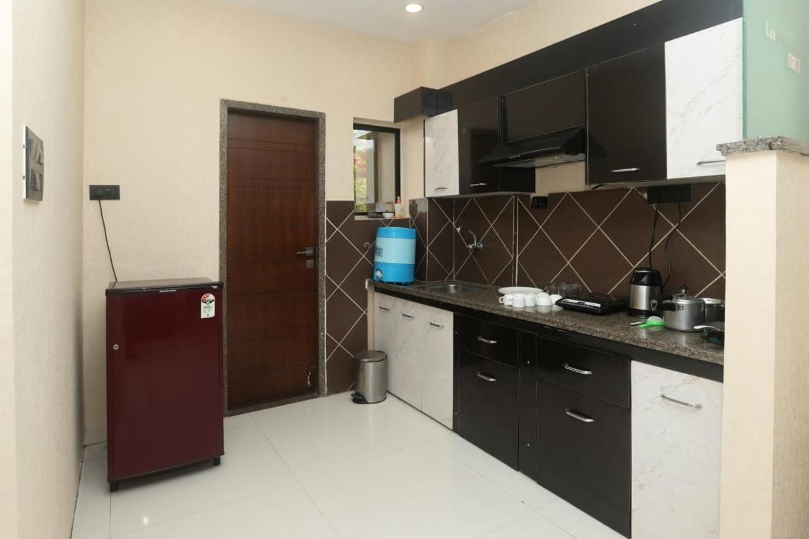 Stay10 Luxury Service * Indore